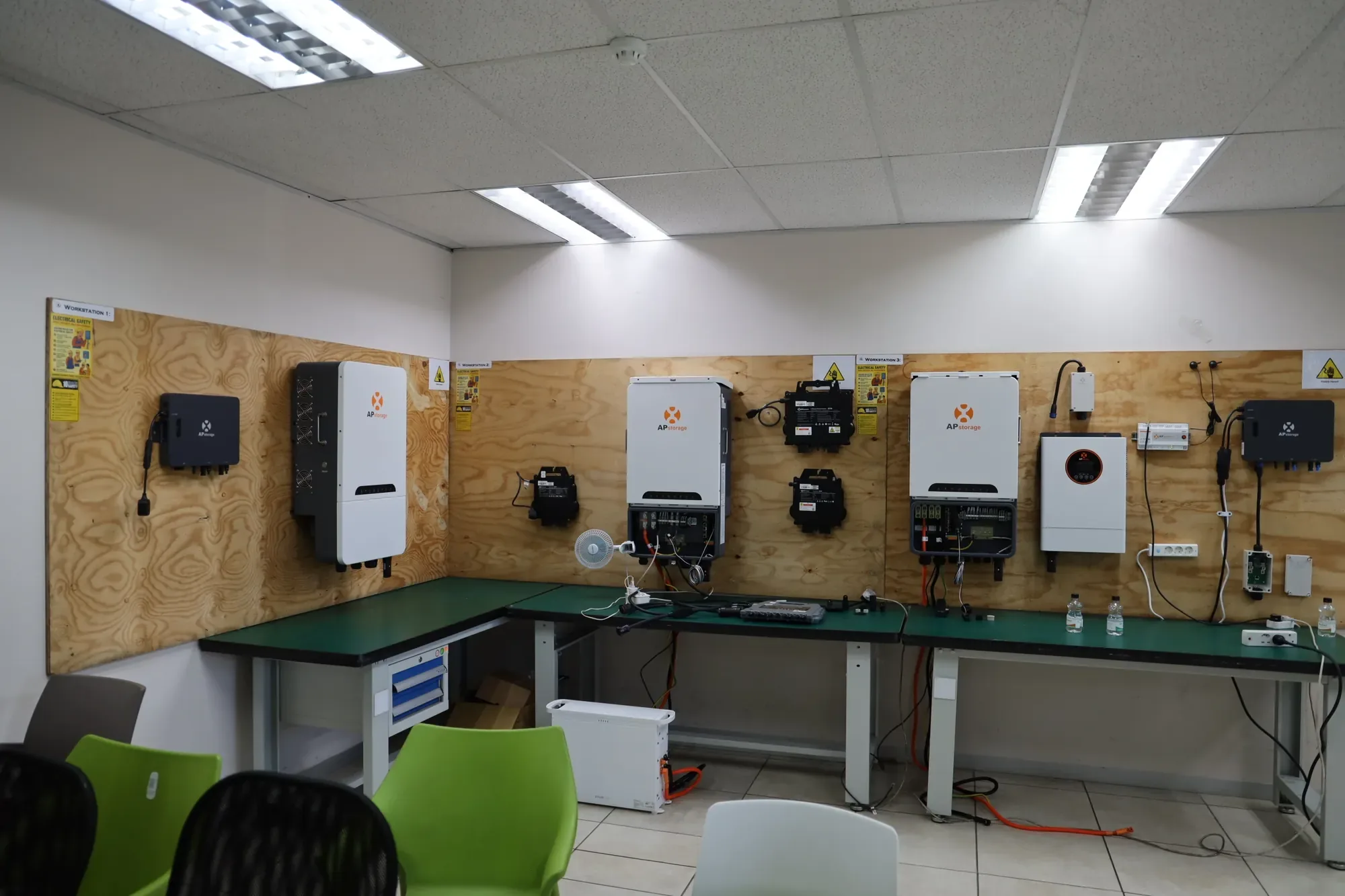 Inverter and battery workstations in the training centre